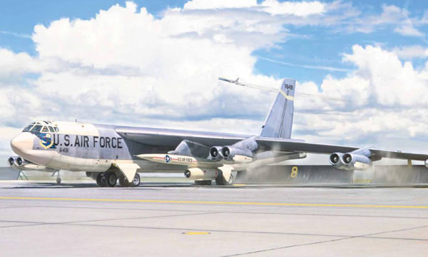 Italeri B-52G Stratofortress D&eacute;but Prod.