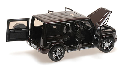 Minichamps Merc.g (w 463) brun met 2020 