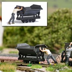 Busch As pousser un wagonnet
