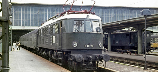 PIKO Loco. &eacute;lectrique BR E 18