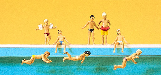 Preiser enfants dans la piscine