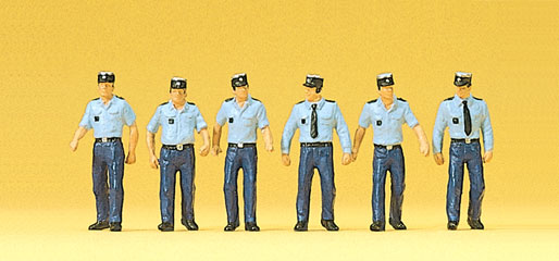 Preiser policier francais marchant