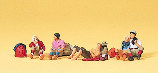 Preiser promeneurs au repos