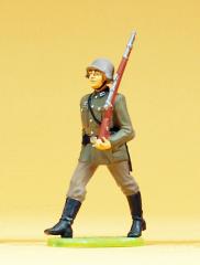 Preiser soldat allemand marchant