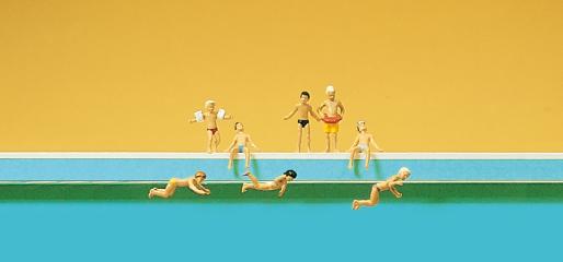Preiser enfants &agrave; la piscine